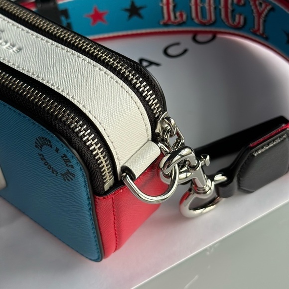 Marc Jacobs Peanuts Snoopy Limited Collaboration Lucy Crossbody Camera bag - Picture 3 of 12